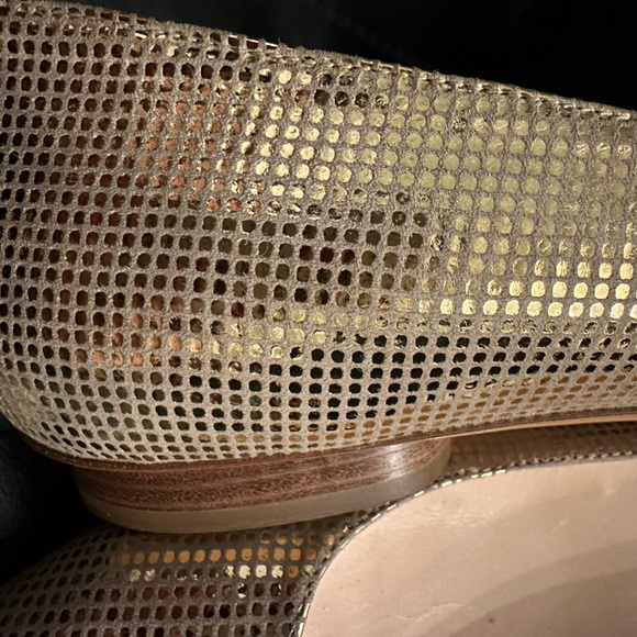 AUTHENTIC BARNEYS GOLD SPARKLE GLITTER FLATS - Picture 4 of 5